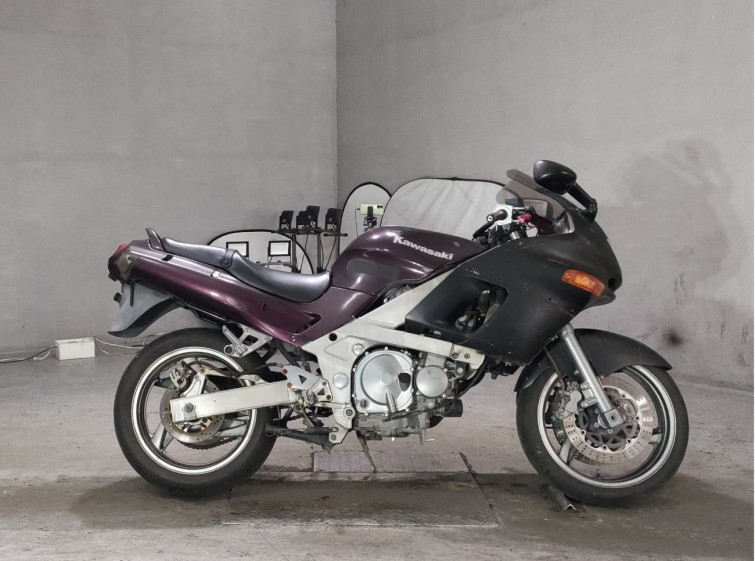 Мотоцикл Kawasaki ZZ-R400 с пробегом 20554 km