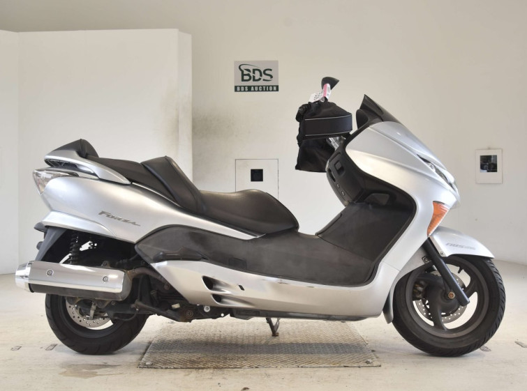 Мотоцикл Honda FORZA Z