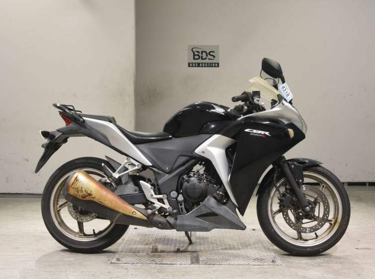 Мотоцикл Honda CBR250R с пробегом 20860 km
