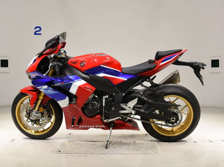 Мотоцикл Honda CBR1000RR SP с пробегом 6350 km с пробегом 6350 km