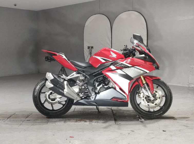 Мотоцикл Honda CBR250RR с пробегом 14827 km