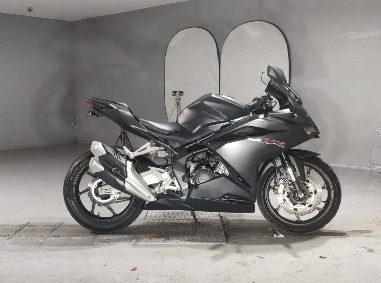 Мотоцикл Honda CBR250RR с пробегом 18482 km