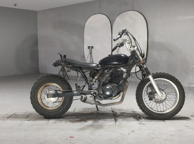 Мотоцикл Yamaha TW225 с пробегом 52132 km