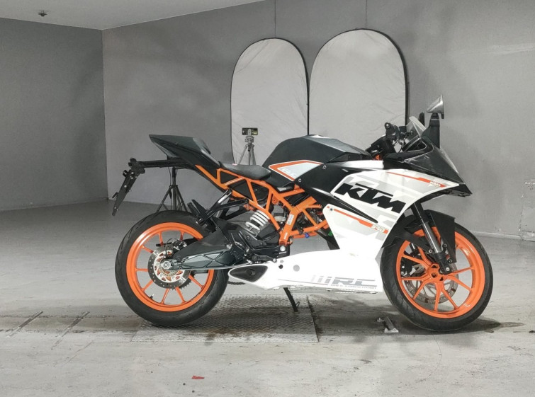 Мотоцикл KTM RC 390 з пробігом 4837 m
