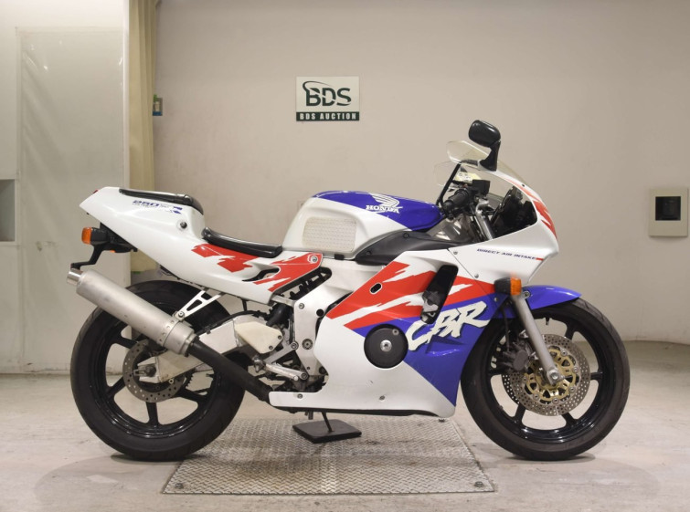 Мотоцикл Honda CBR250RR с пробегом 14234 km