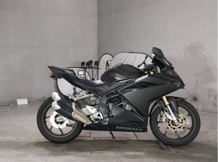 Мотоцикл Honda CBR250RR с пробегом 9753 km