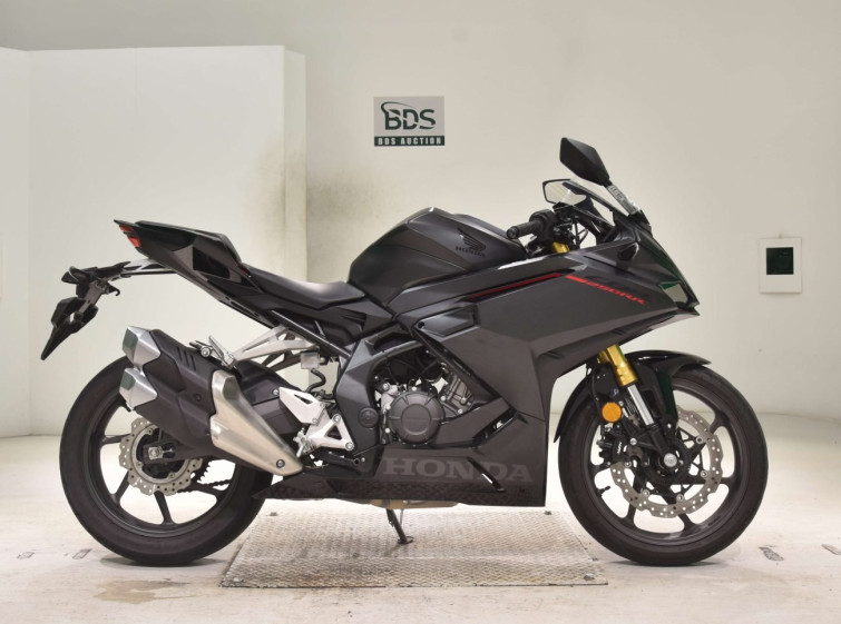 Мотоцикл Honda CBR250RR с пробегом 12869 km