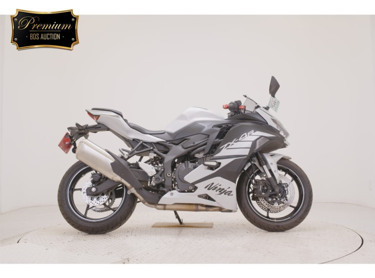 Мотоцикл Kawasaki ZX-4R SE з пробігом 1025 km
