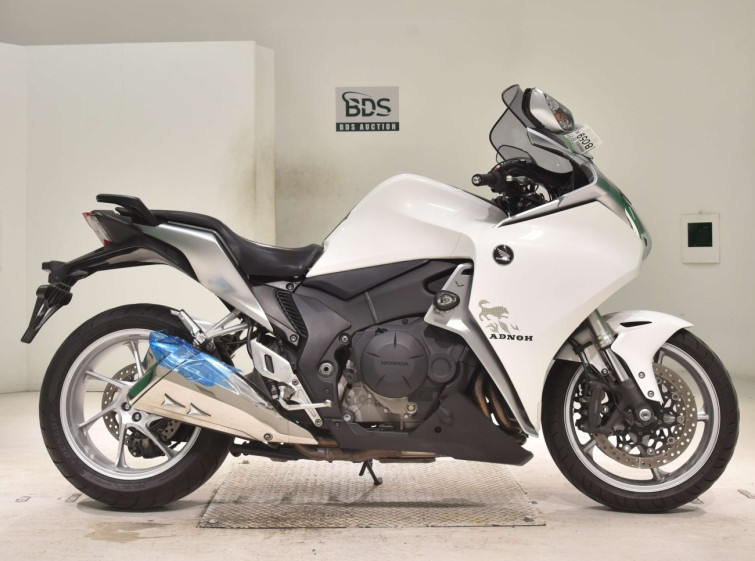 Мотоцикл Honda VFR1200F с пробегом 52842 km
