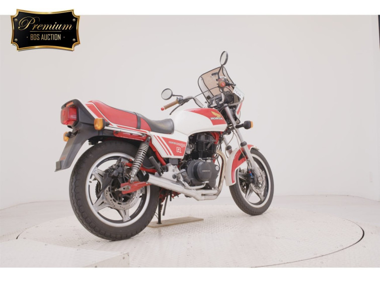 Мотоцикл Honda CB250 SUPERHAWK с пробегом 7924 km с пробегом 7924 km