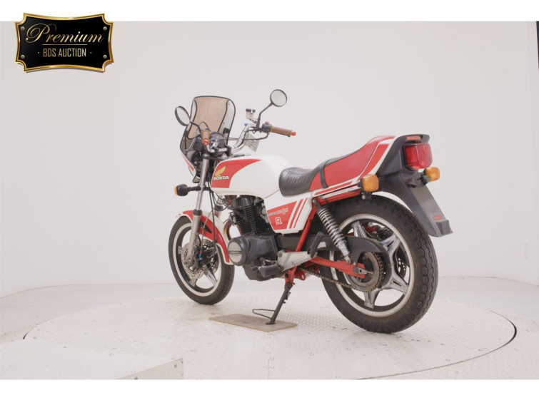 Мотоцикл Honda CB250 SUPERHAWK с пробегом 7924 km с пробегом 7924 km