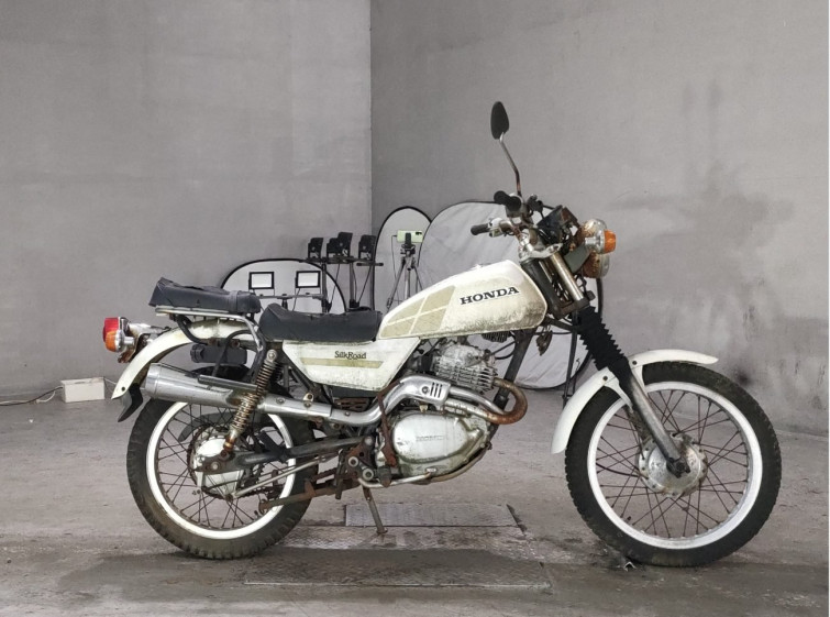 Мотоцикл Honda SILK ROAD