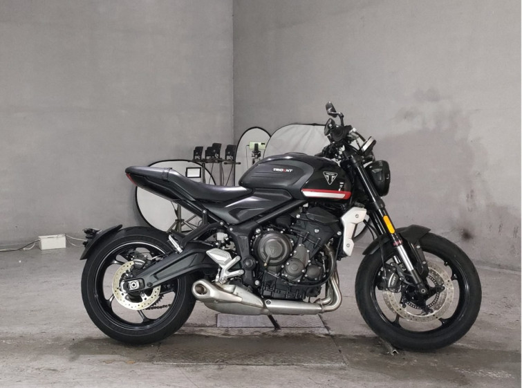 Мотоцикл Triumph TRIDENT660 с пробегом 15147 km