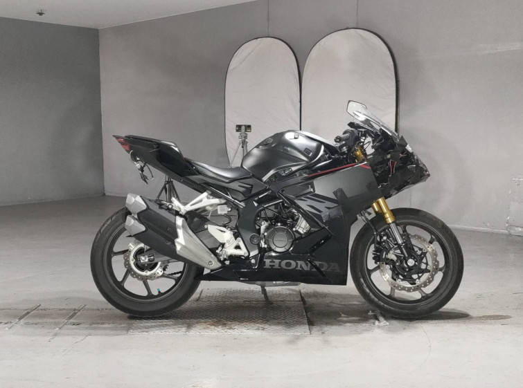 Мотоцикл Honda CBR250RR с пробегом 3469 km