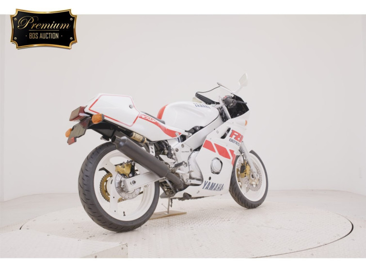 Мотоцикл Yamaha FZR400RR с пробегом 6229 km с пробегом 6229 km