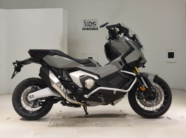Мотоцикл Honda X-ADV750 с пробегом 728 km