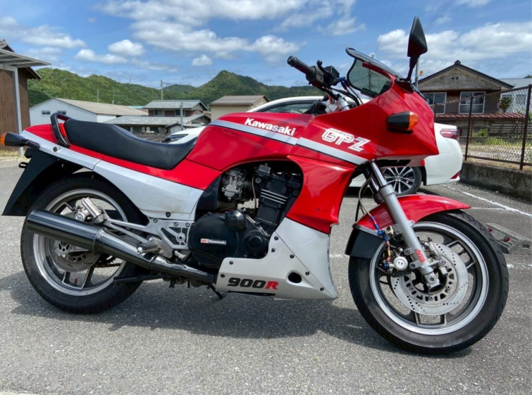 Мотоцикл Kawasaki GPZ900R з пробігом 31175 km
