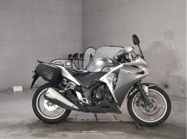 Мотоцикл Honda CBR250R з пробігом 27332 km