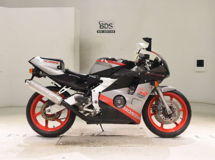 Мотоцикл Honda CBR250RR с пробегом 35431 km