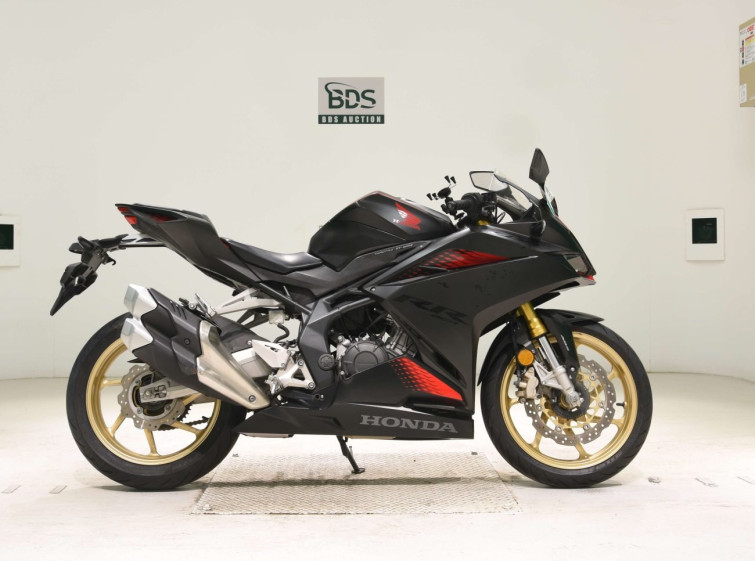 Мотоцикл Honda CBR250RR с пробегом 12625 km