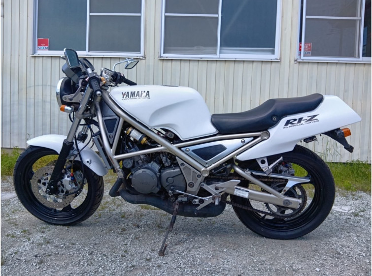 Мотоцикл Yamaha R1-Z з пробігом 31836 km