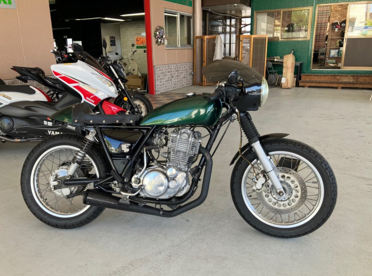 Мотоцикл Yamaha SR400