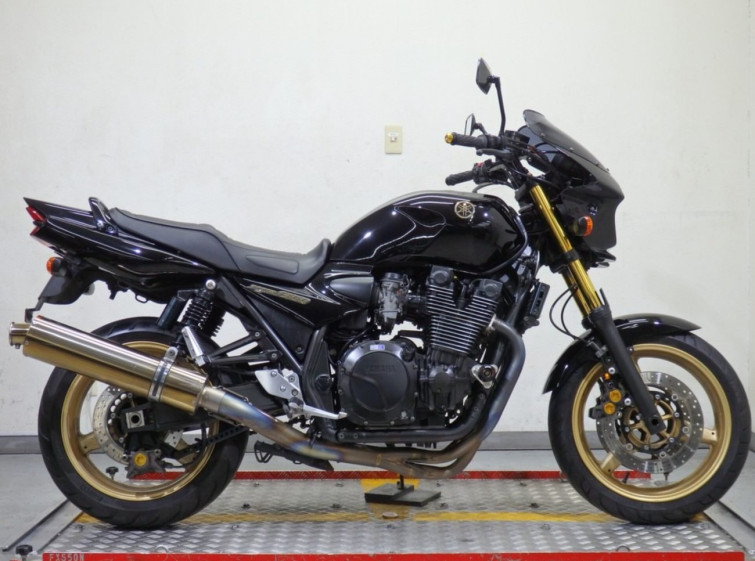 Мотоцикл Yamaha XJR1300 с пробегом 42085 km