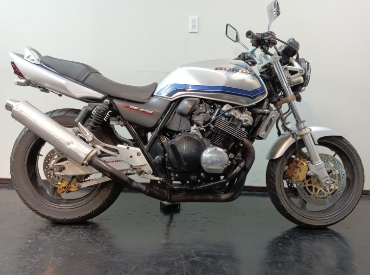 Мотоцикл Honda CB400SFV з пробігом 4450 km