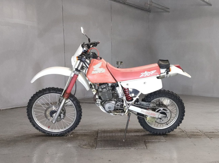 Мотоцикл Honda XR250 з пробігом 7160 km з пробігом 7160 km