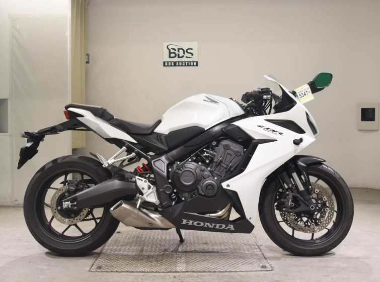 Мотоцикл Honda CBR650R с пробегом 7004 km