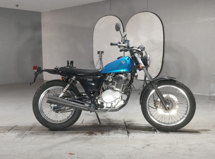 Мотоцикл Suzuki GLASSTRACKER BIG BOY с пробегом 10856 km