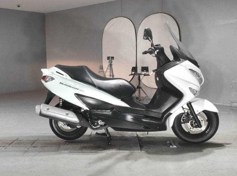 Мотоцикл Suzuki BURGMAN 200 с пробегом 3292 km