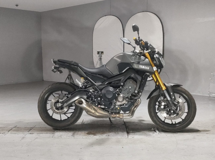 Мотоцикл Yamaha MT-09 с пробегом 27427 km