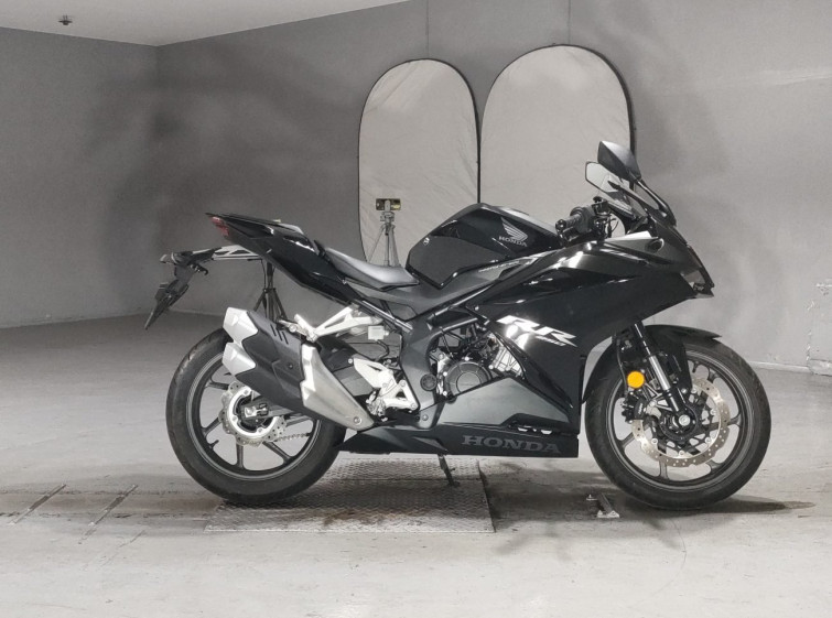 Мотоцикл Honda CBR250RR с пробегом 533 km
