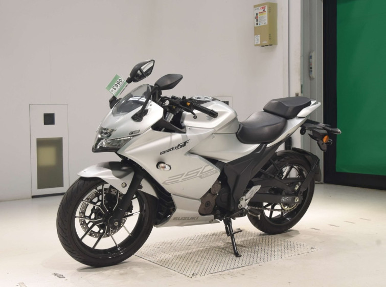 Мотоцикл Suzuki GIXXER250SF с пробегом 9966 km с пробегом 9966 km