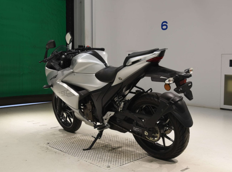 Мотоцикл Suzuki GIXXER250SF с пробегом 9966 km с пробегом 9966 km