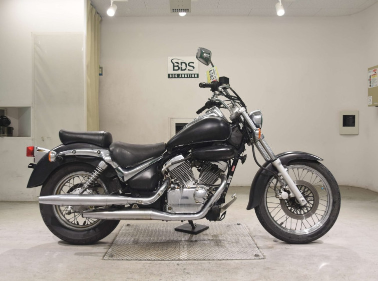 Мотоцикл Suzuki INTRUDER 250LC з пробігом 30748 km