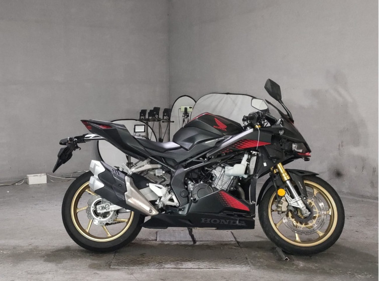 Мотоцикл Honda CBR250RR с пробегом 21034 km