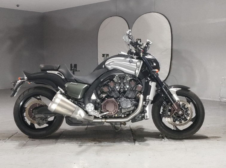 Мотоцикл Yamaha V-MAX1200 с пробегом 17270 km