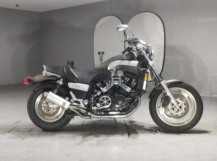 Мотоцикл Yamaha V-MAX1200 с пробегом 27677 km