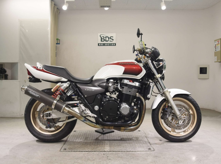 Мотоцикл Honda CB1300SF с пробегом 64115 km