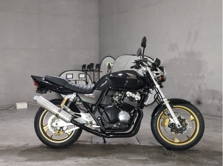 Мотоцикл Honda CB400SFV с пробегом 15999 km