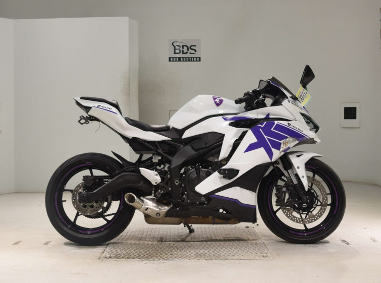 Мотоцикл Kawasaki NINJA ZX-25R з пробігом 27275 km