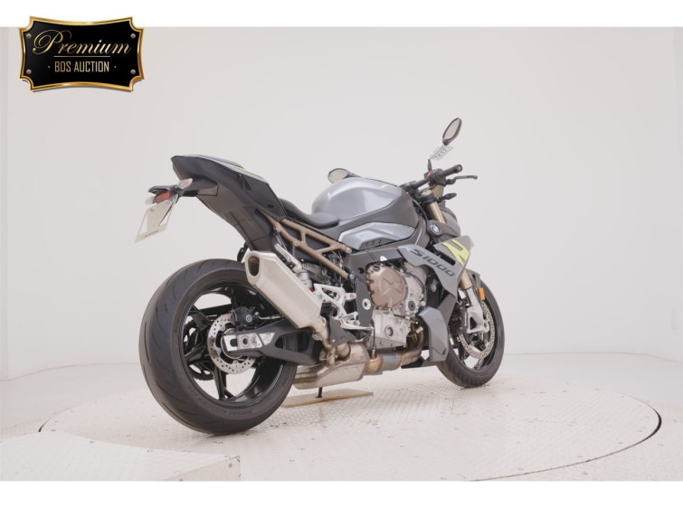 Мотоцикл BMW M1000R с пробегом 327 km с пробегом 327 km