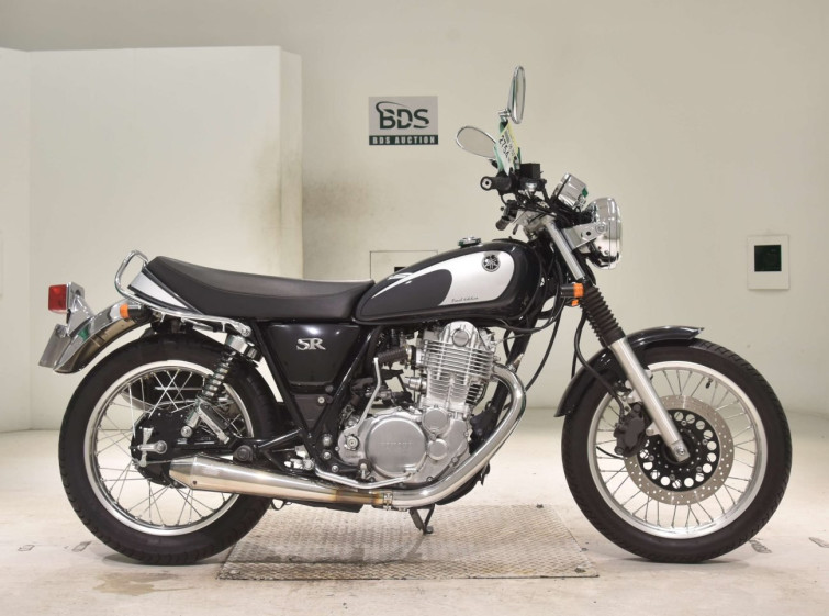 Мотоцикл Yamaha SR400 з пробігом 3317 km