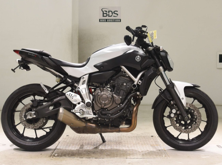 Мотоцикл Yamaha MT-07 с пробегом 16098 km