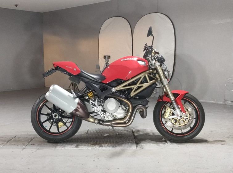 Мотоцикл Ducati MONSTER 1100 EVO з пробігом 9858 km