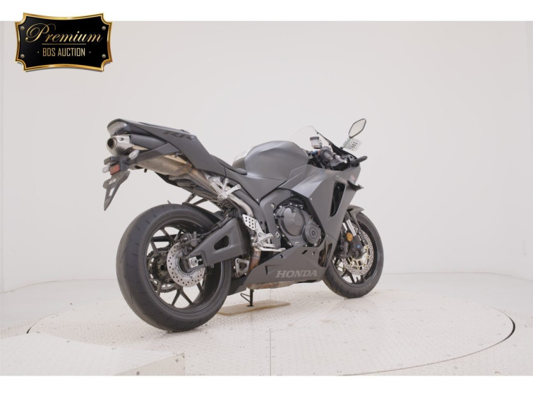 Мотоцикл Honda CBR600RR с пробегом 7138 km с пробегом 7138 km