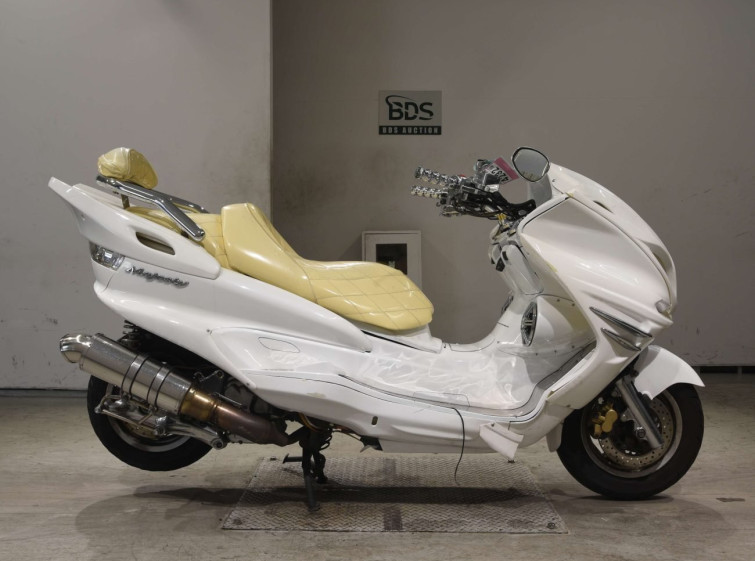 Мотоцикл Yamaha MAJESTY 250C
