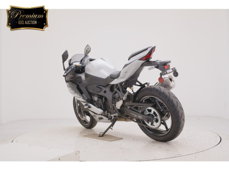 Мотоцикл Kawasaki ZX-4R SE з пробігом 1536 km з пробігом 1536 km